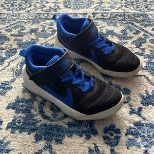 Nike Team Hustle Shoe-Black/Royale. Used condition.